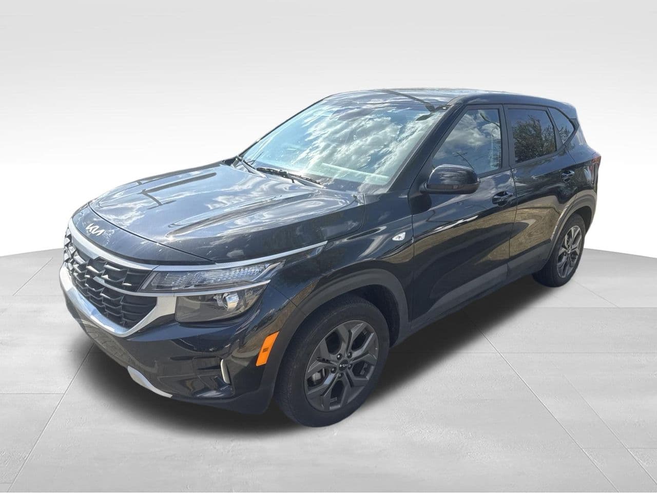 2026 Kia Seltos LX — photo 1 of 11