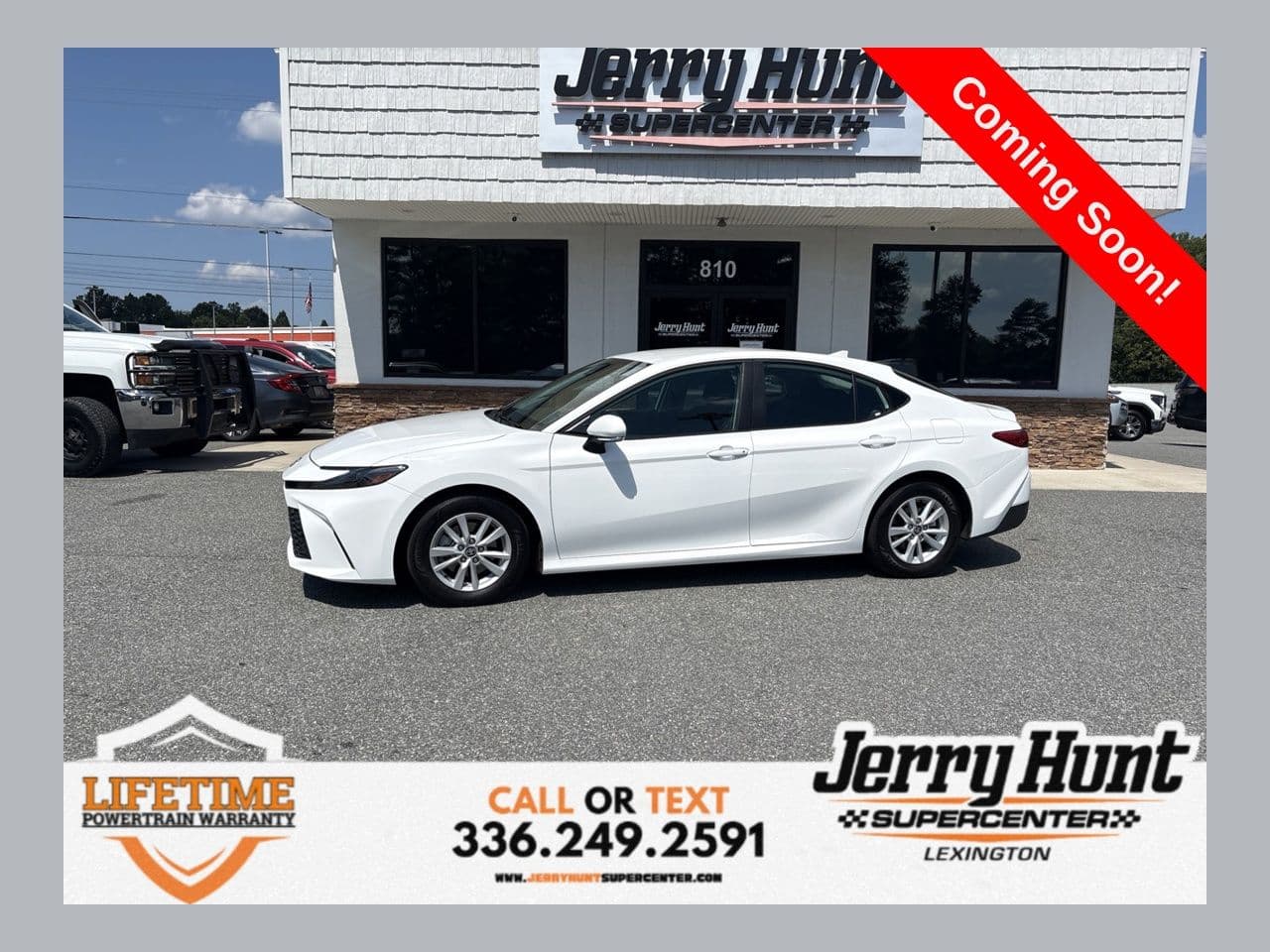 2026 Toyota Camry LE — photo 1 of 14