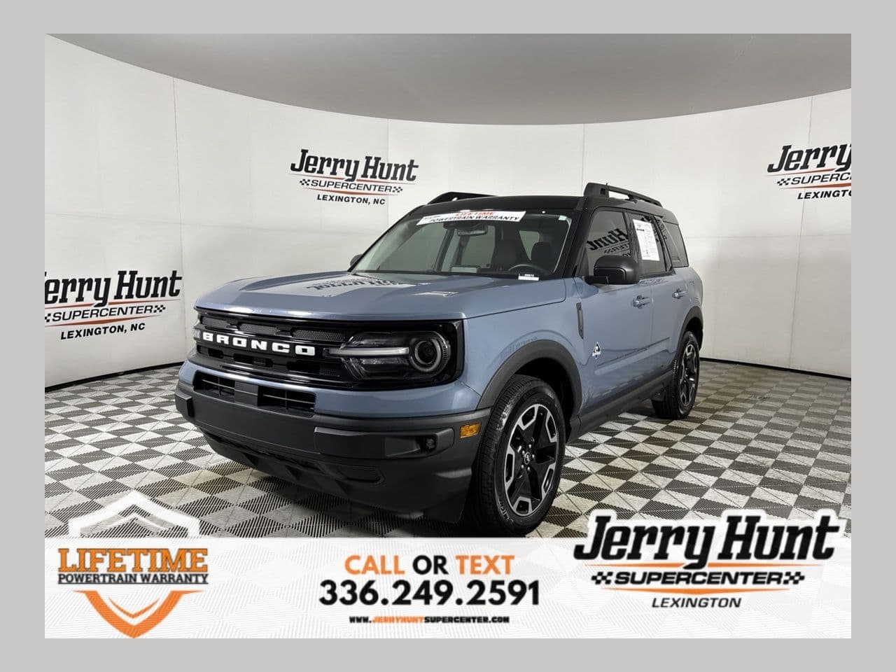 2024 Ford Bronco Sport Outer Banks — photo 1 of 37