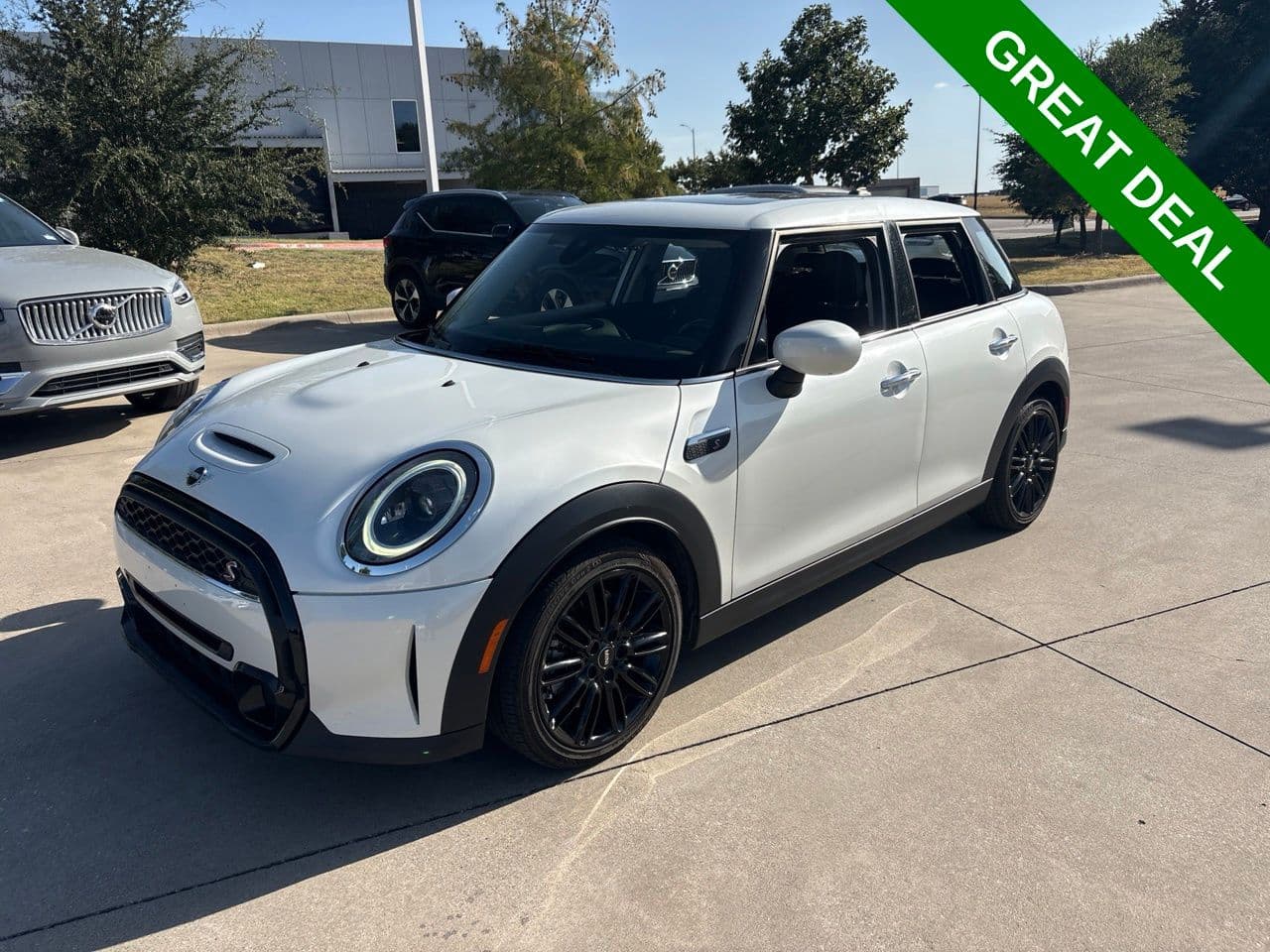 2024 Mini Cooper S Signature — photo 1 of 27