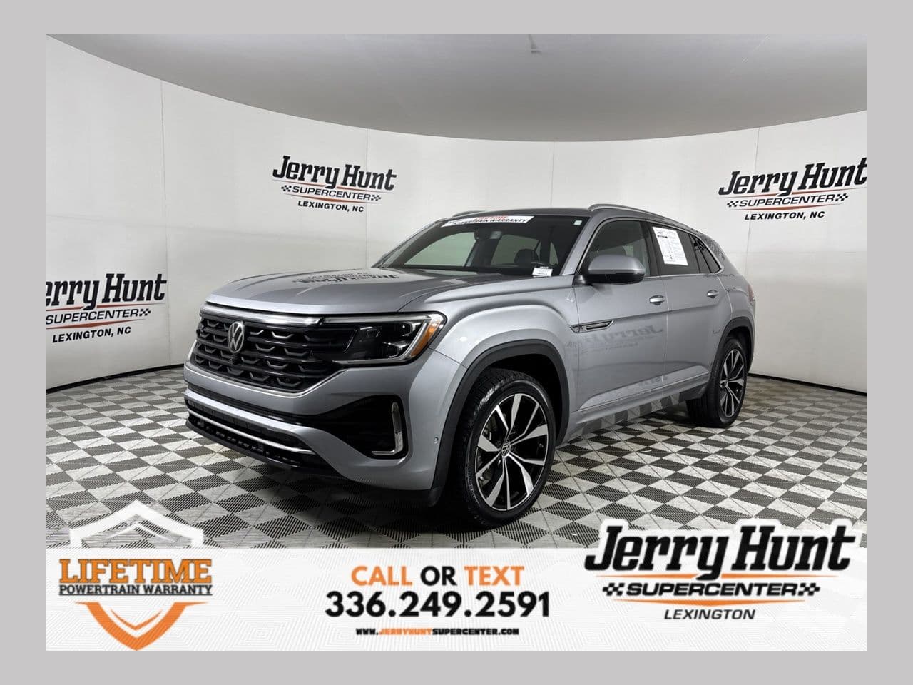 2024 Volkswagen Atlas Cross Sport 2.0T SEL Premium R-Line — photo 1 of 33