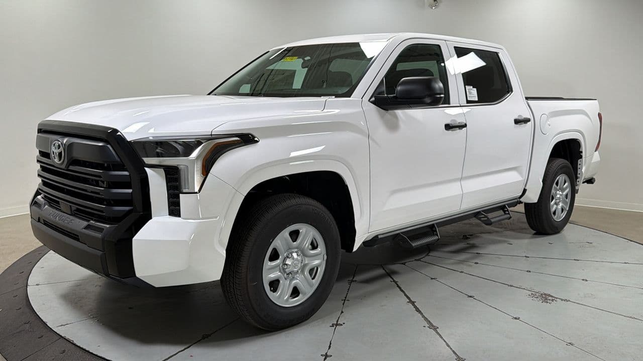 2025 Toyota Tundra SR — photo 1 of 25