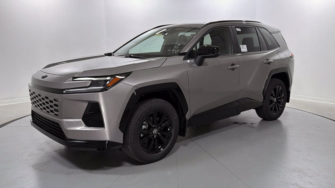 2026 Toyota RAV4 Plug-In Hybrid SE — photo 1 of 25