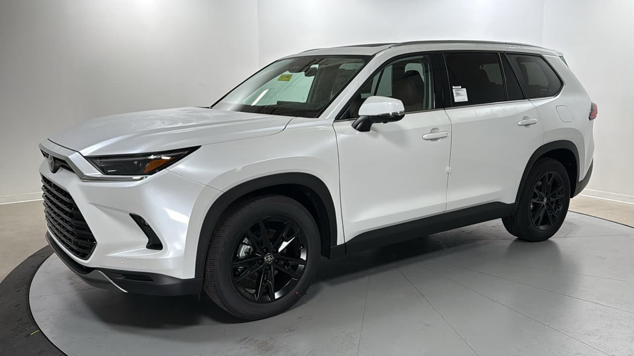 2026 Toyota Grand Highlander Platinum — photo 1 of 26