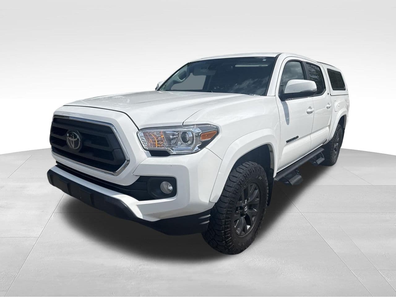 2023 Toyota Tacoma SR5 — photo 1 of 12