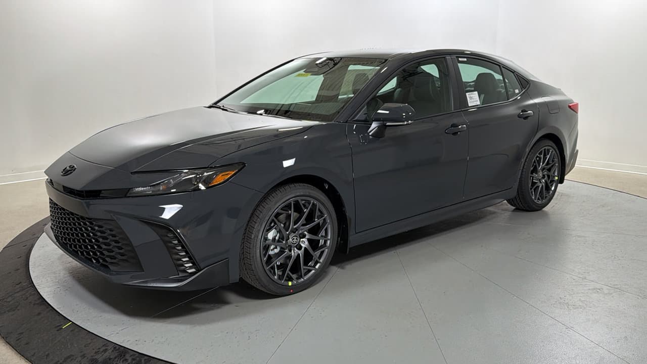 2026 Toyota Camry SE — photo 1 of 25