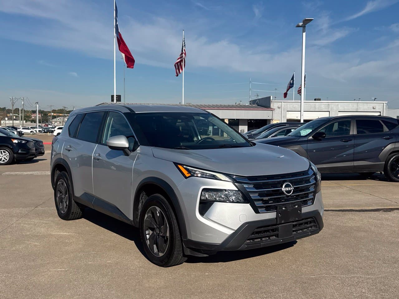 2025 Nissan Rogue SV — photo 1 of 44