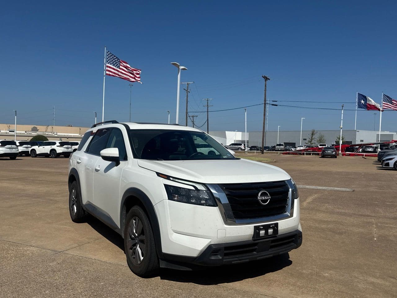 2025 Nissan Pathfinder SV — photo 1 of 42