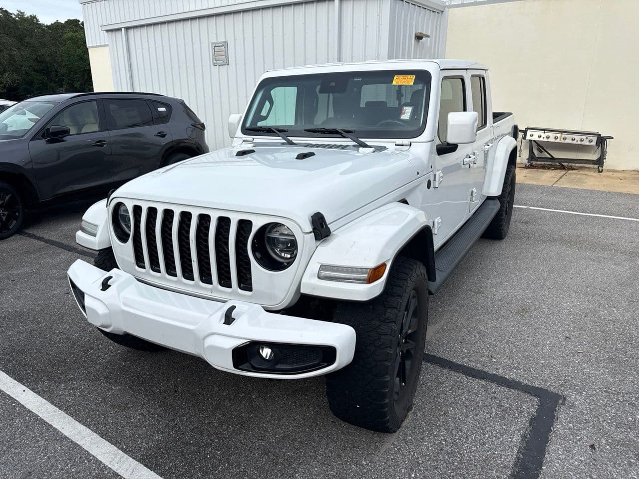 2021 Jeep Gladiator Overland — photo 1 of 6