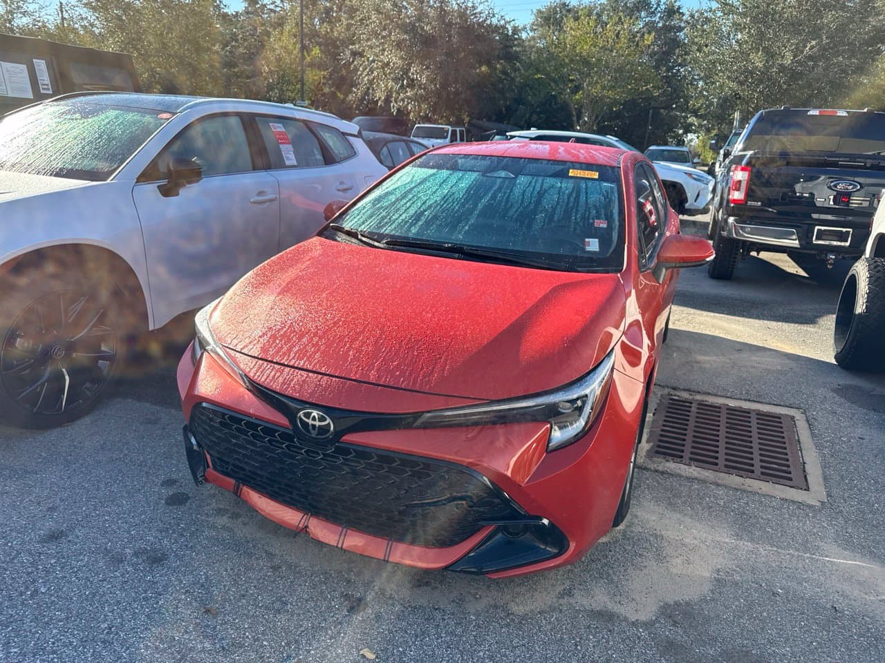 2025 Toyota Corolla Hatchback SE — photo 1 of 6