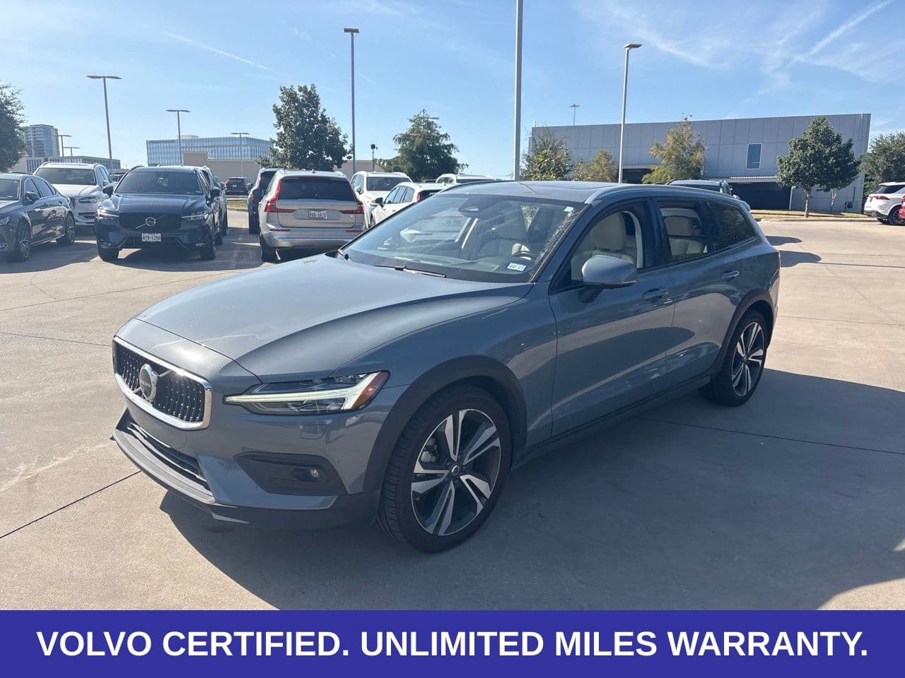 2024 Volvo V60 Cross Country B5 Plus — photo 1 of 27