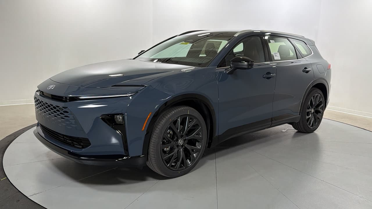 2026 Toyota Crown Signia Limited — photo 1 of 25