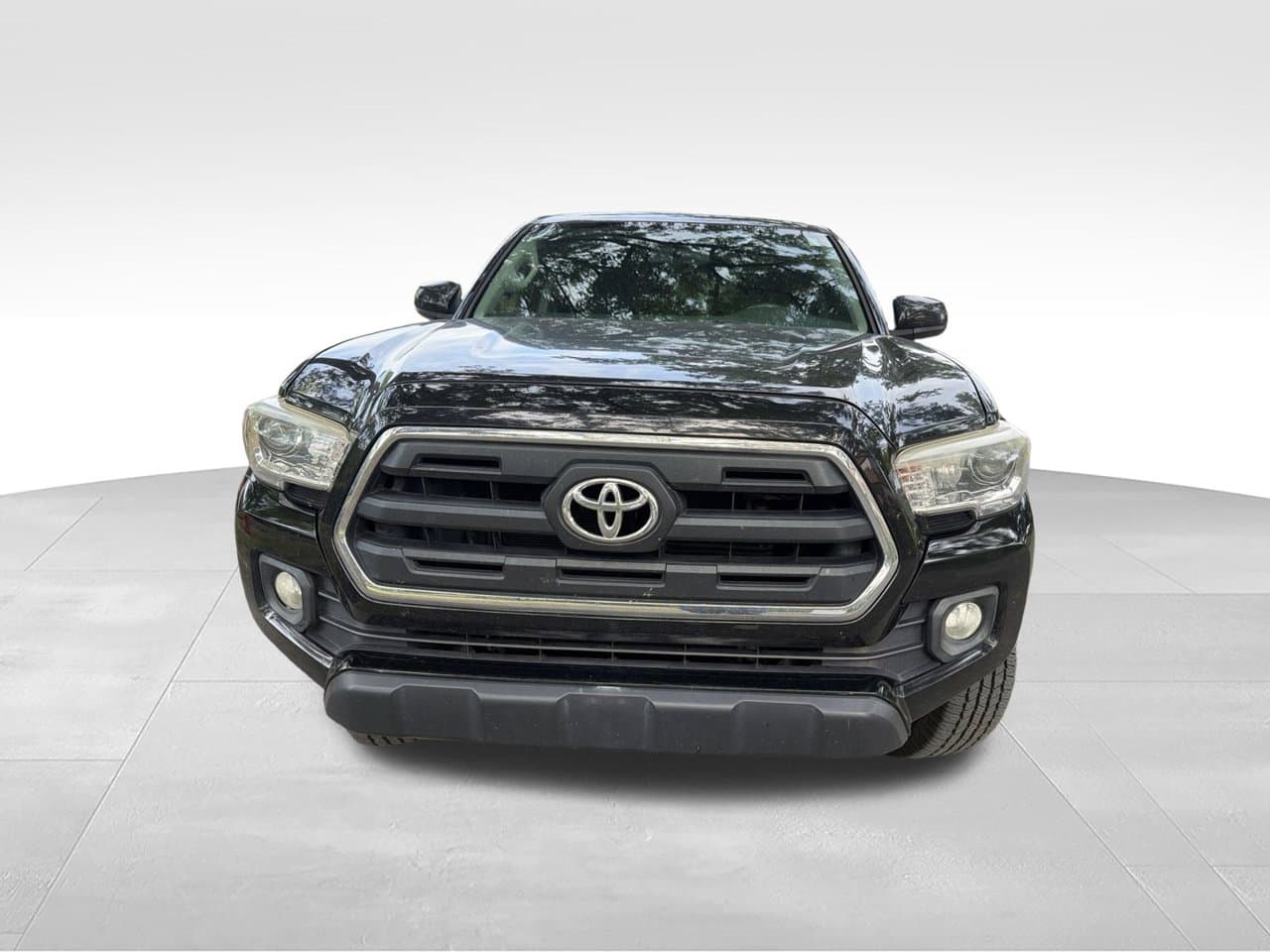 2017 Toyota Tacoma SR5 — photo 1 of 14