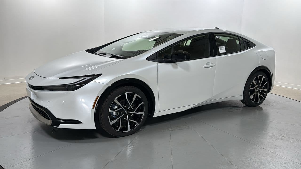 2027 Toyota Prius Plug-In Hybrid XSE — photo 1 of 25