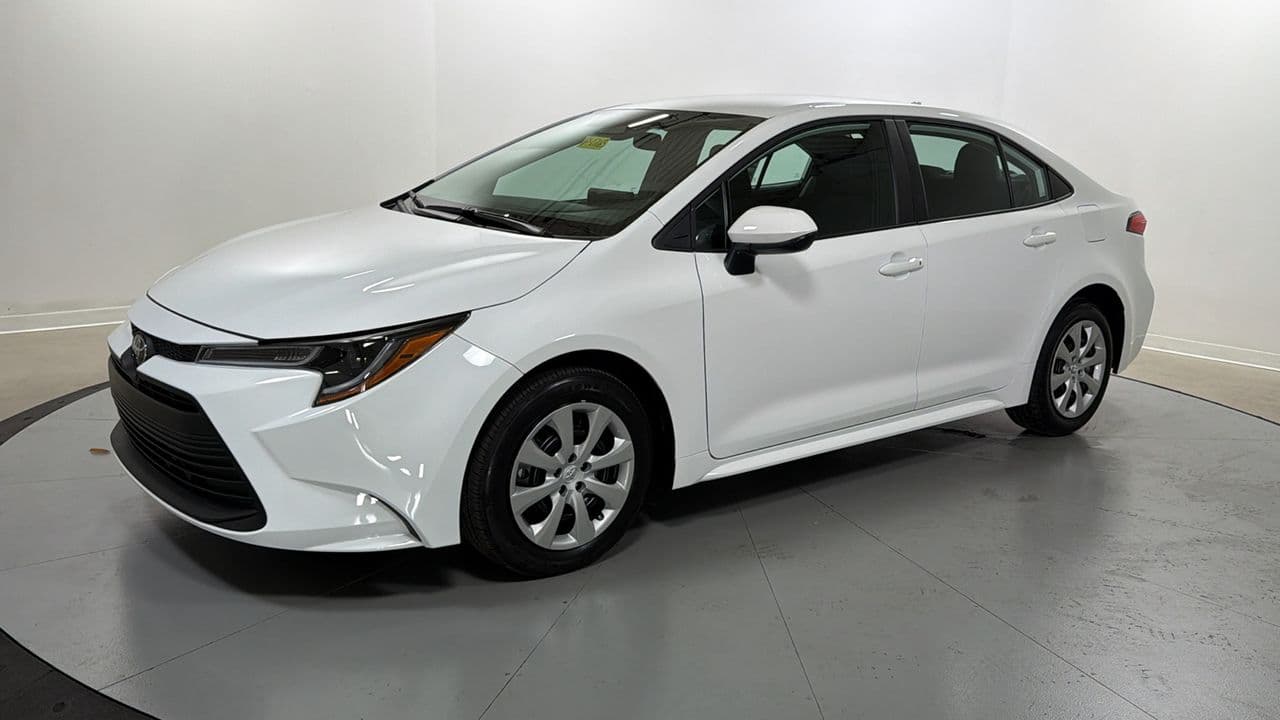 2026 Toyota Corolla LE — photo 1 of 25