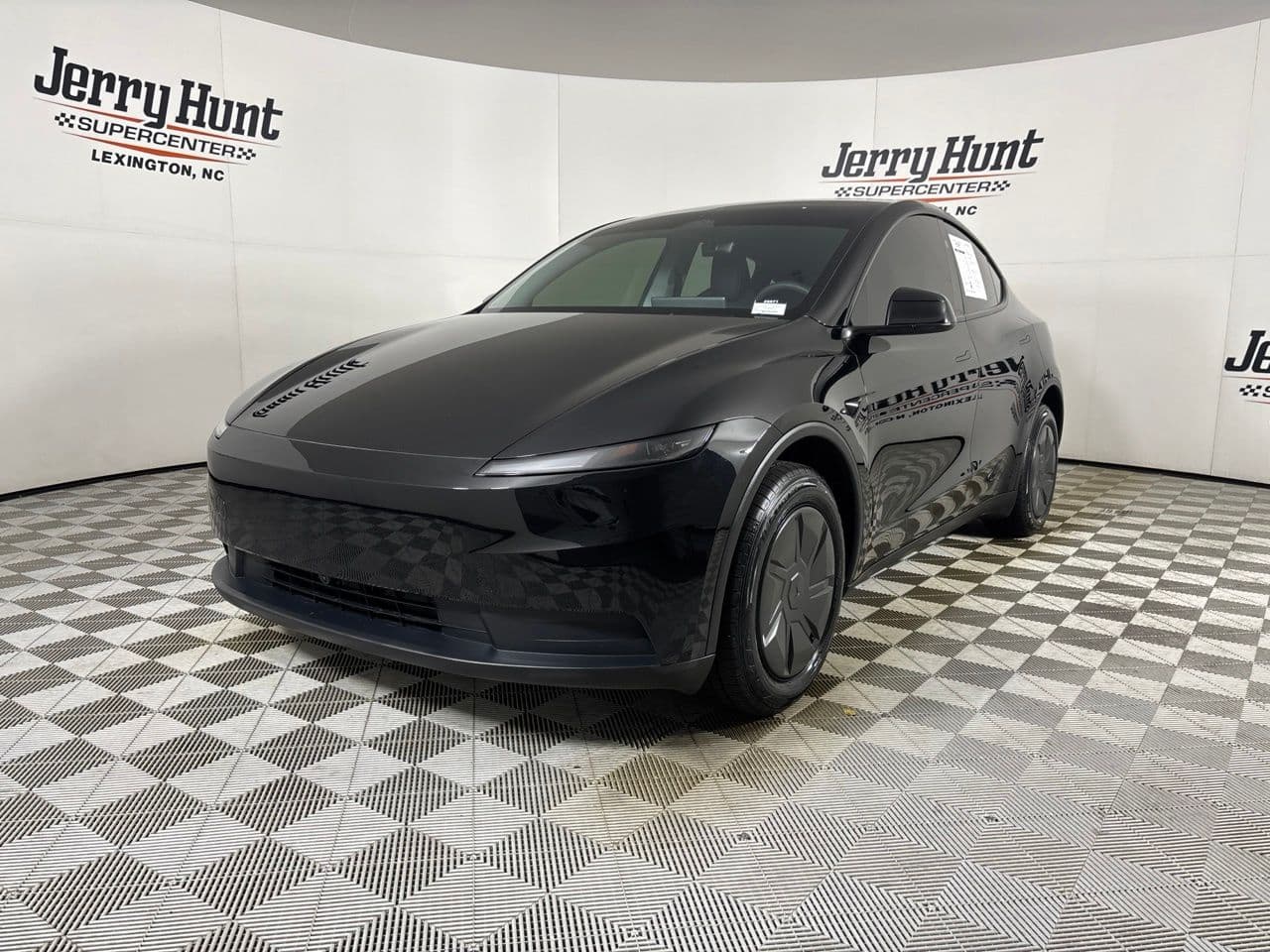 2026 Tesla Model Y Standard Range — photo 1 of 25