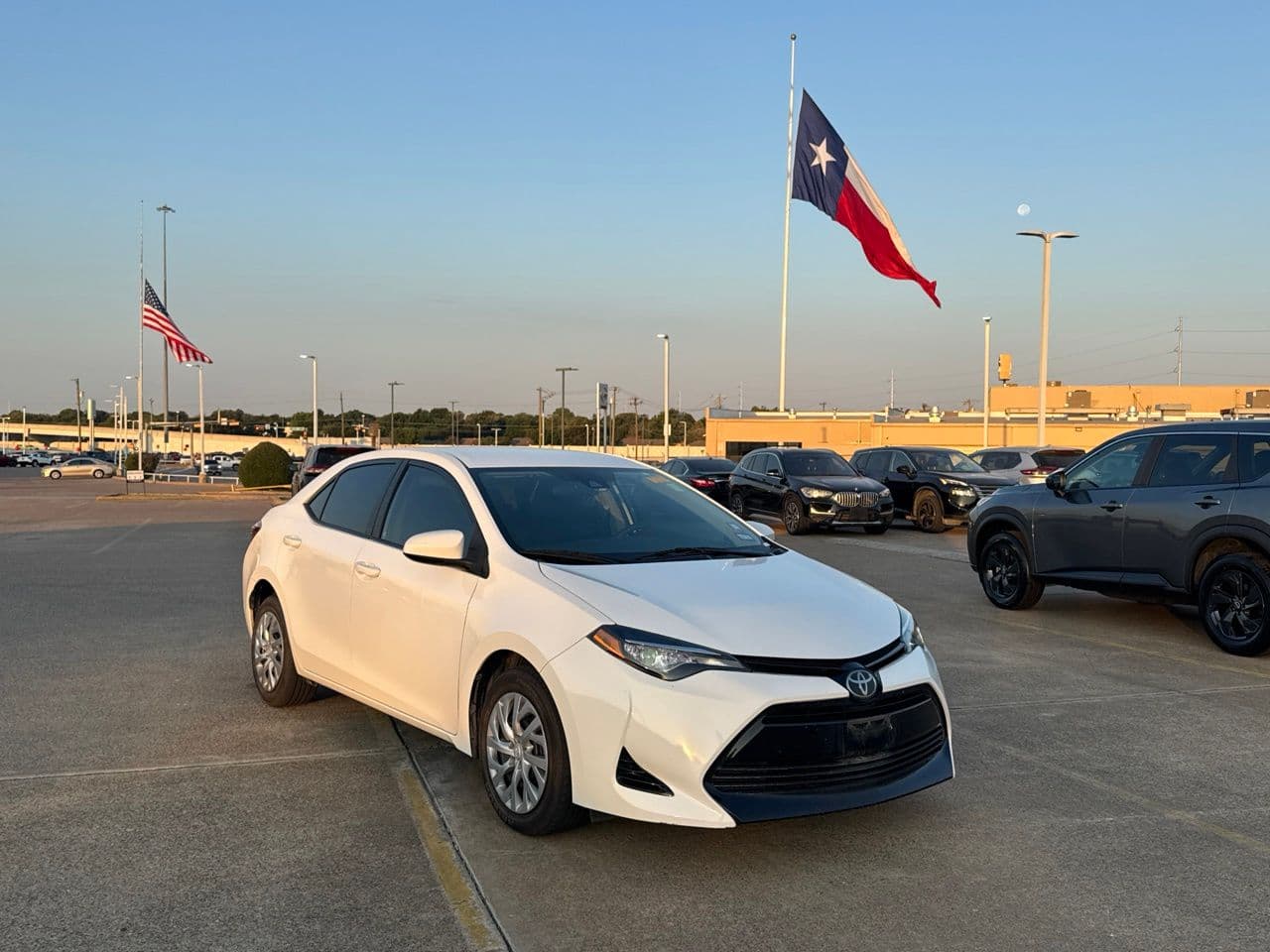 2017 Toyota Corolla LE — photo 1 of 45