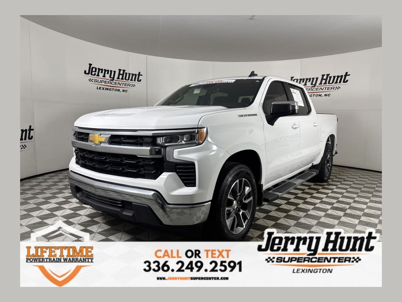 2024 Chevrolet Silverado 1500 LT — photo 1 of 33
