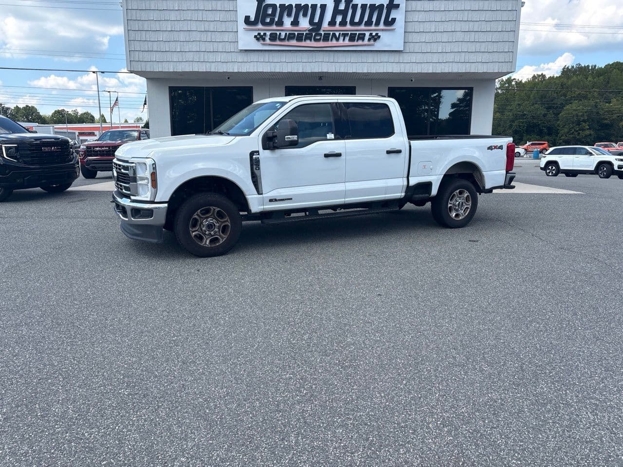 2025 Ford Super Duty F-250 SRW XLT — photo 1 of 11