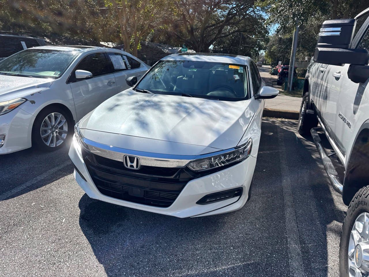 2018 Honda Accord Sedan EX-L 1.5T — photo 1 of 6