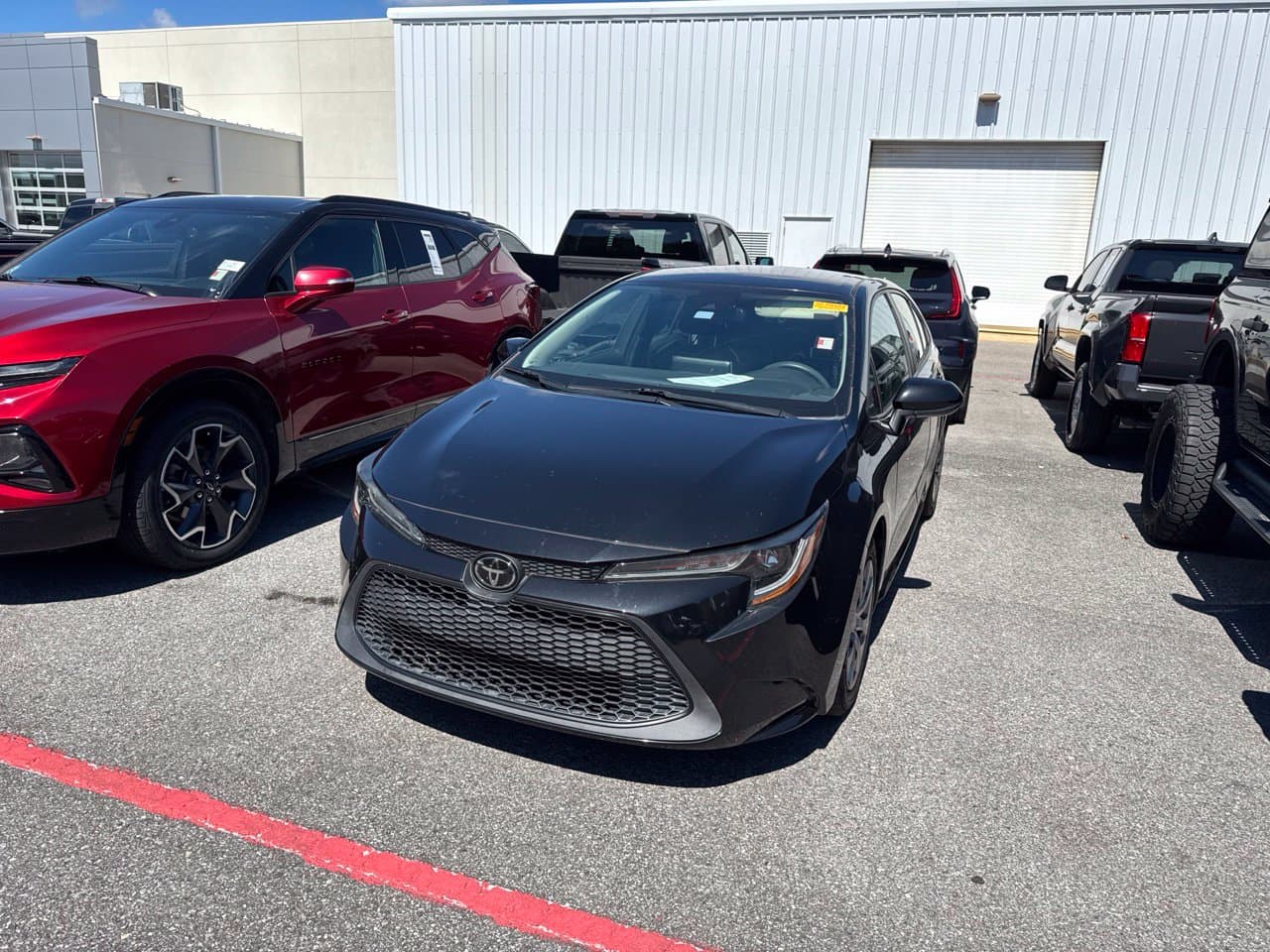 2020 Toyota Corolla LE — photo 1 of 7