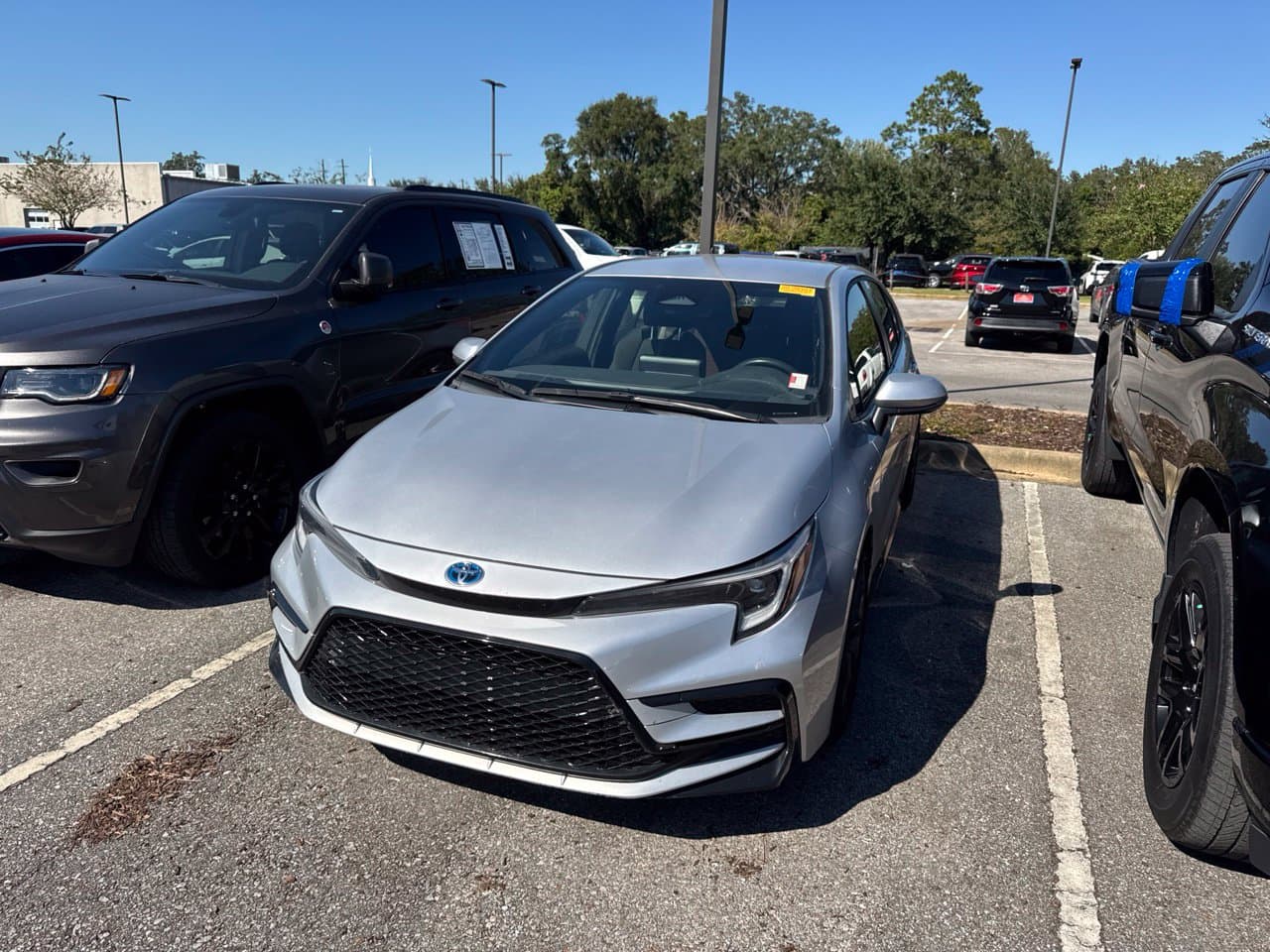 2024 Toyota Corolla Hybrid SE — photo 1 of 7