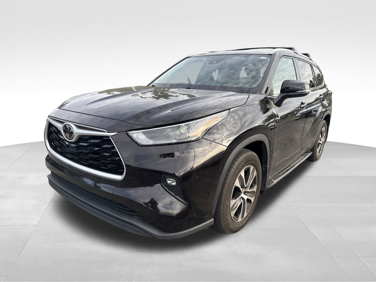 2022 Toyota Highlander XLE — photo 1 of 12