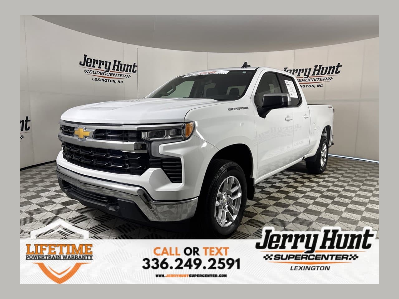 2024 Chevrolet Silverado 1500 LT — photo 1 of 33