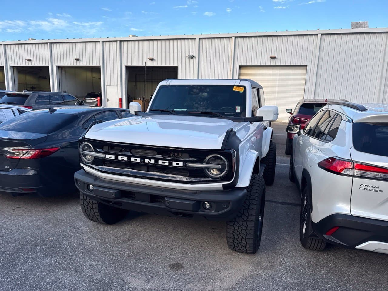 2022 Ford Bronco Outer Banks — photo 1 of 10