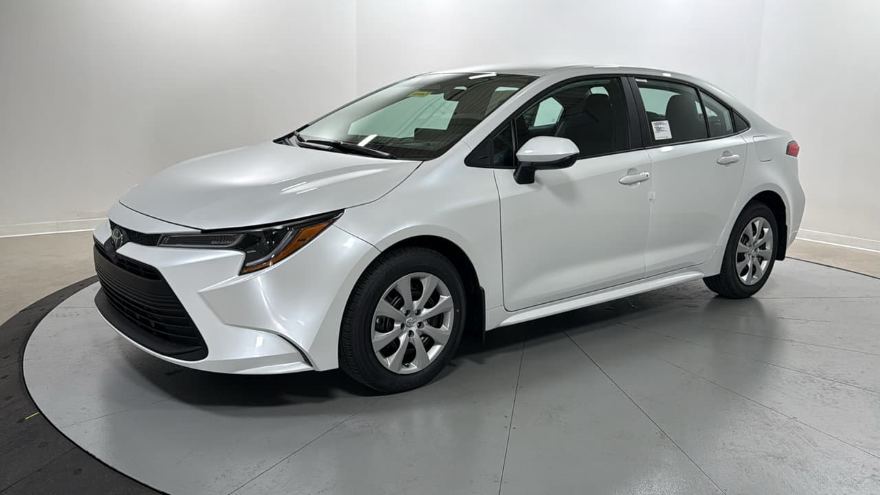 2027 Toyota Corolla LE — photo 1 of 25