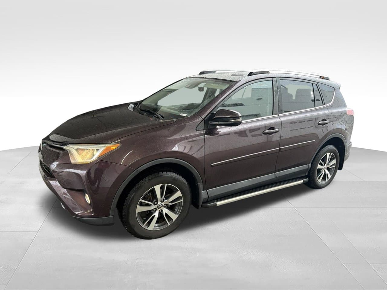 2018 Toyota RAV4 XLE — photo 1 of 13