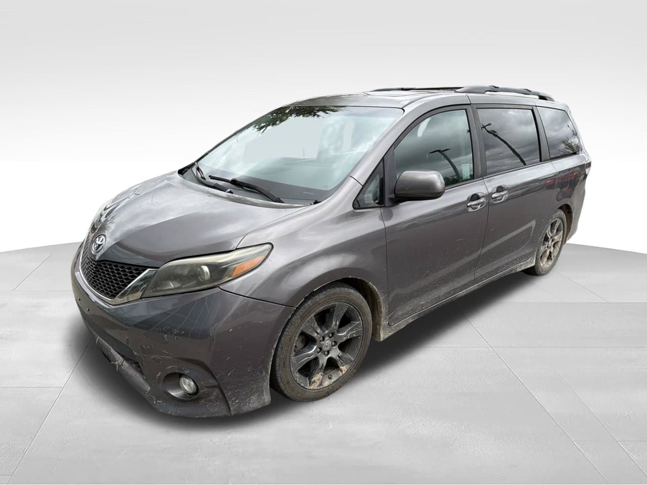 2016 Toyota Sienna L — photo 1 of 12