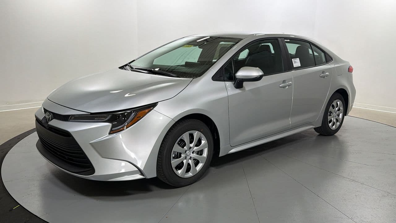 2026 Toyota Corolla LE — photo 1 of 25
