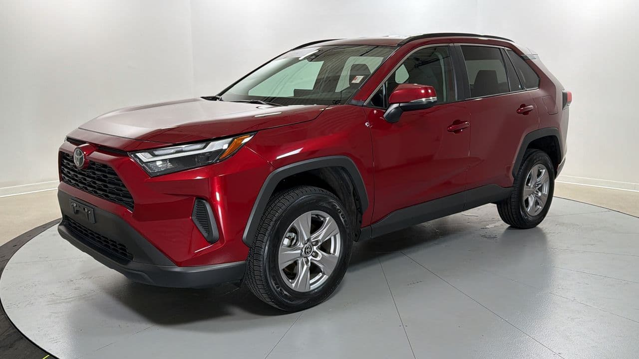 2025 Toyota RAV4 XLE — photo 1 of 25