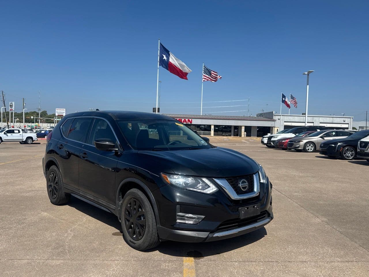2019 Nissan Rogue S — photo 1 of 43