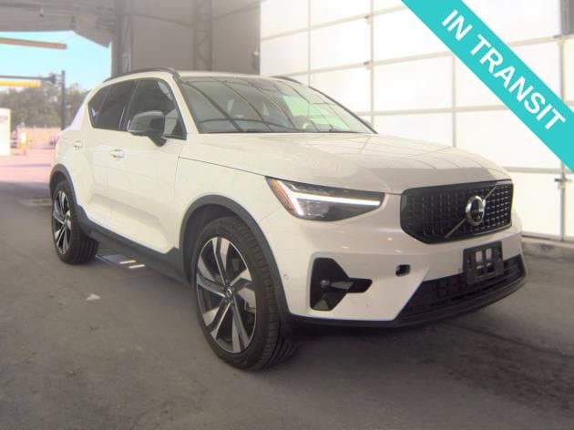 2026 Volvo XC40 Plus — photo 1 of 3