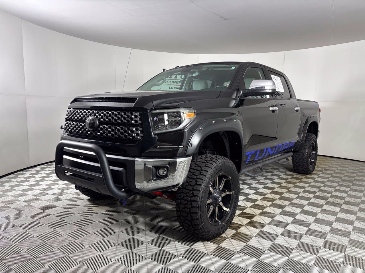 2018 Toyota Tundra 4WD Limited — photo 1 of 30