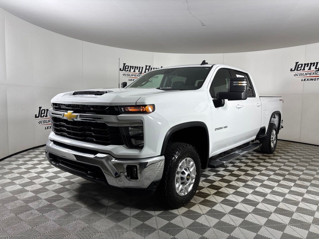 2025 Chevrolet Silverado 2500HD LT — photo 1 of 29