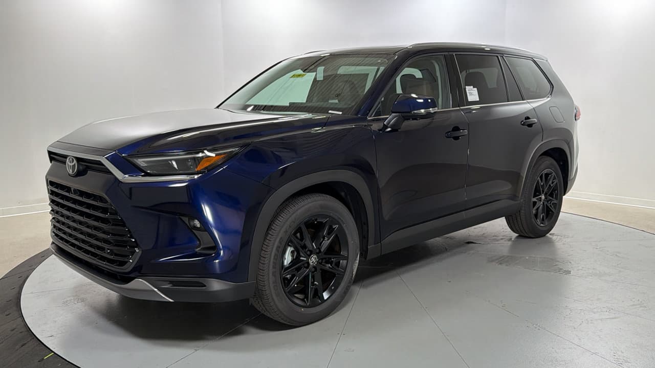 2026 Toyota Grand Highlander Platinum — photo 1 of 26