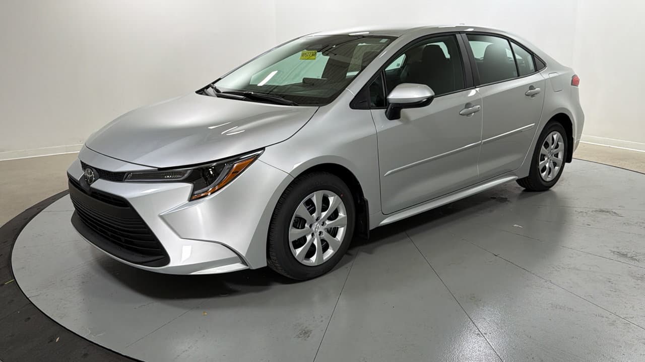 2027 Toyota Corolla LE — photo 1 of 24