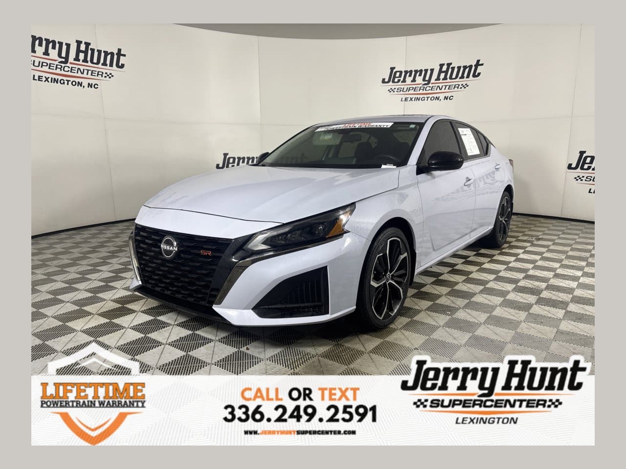 2023 Nissan Altima 2.5 SR — photo 1 of 35
