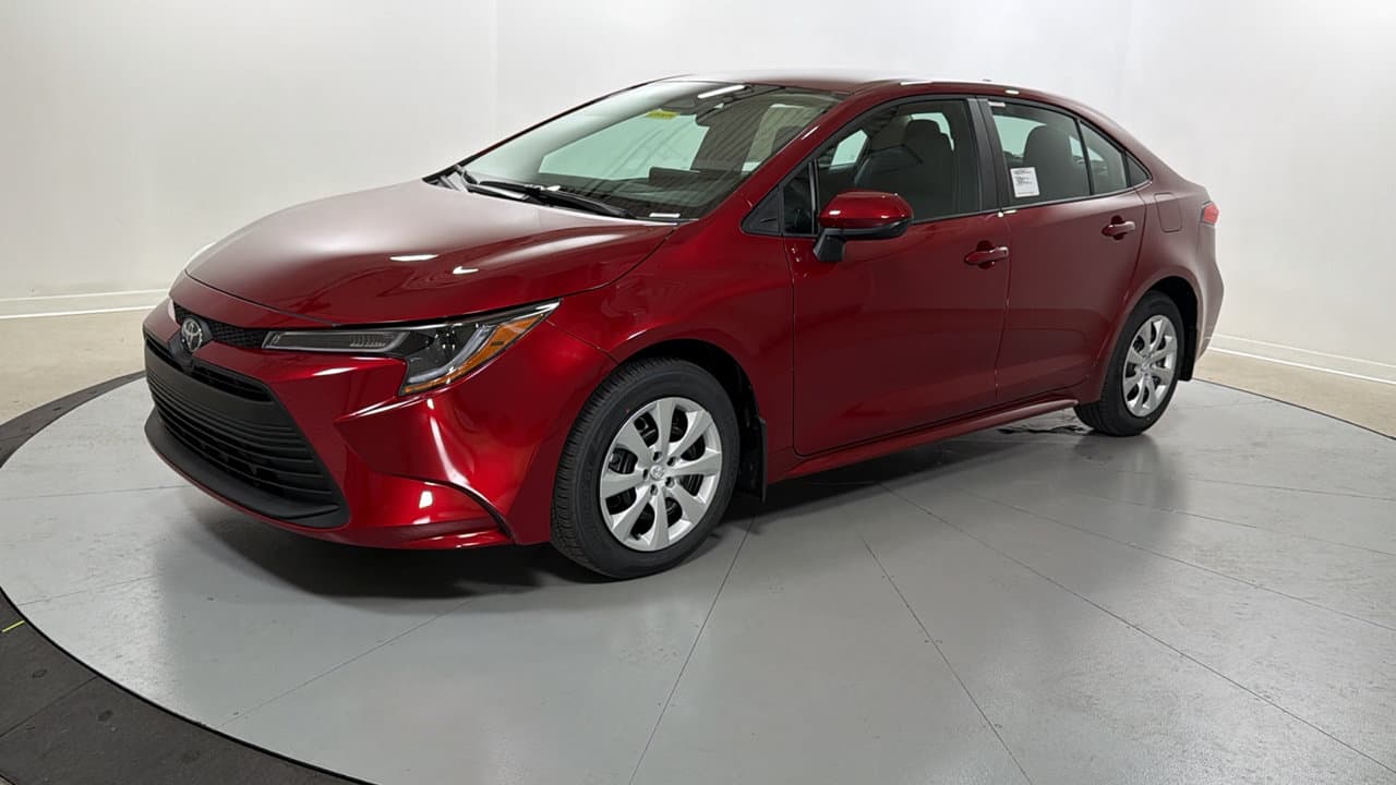 2027 Toyota Corolla LE — photo 1 of 25
