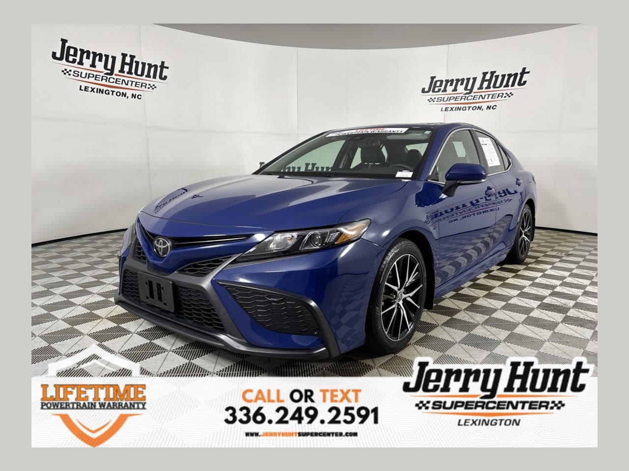 2023 Toyota Camry SE — photo 1 of 36