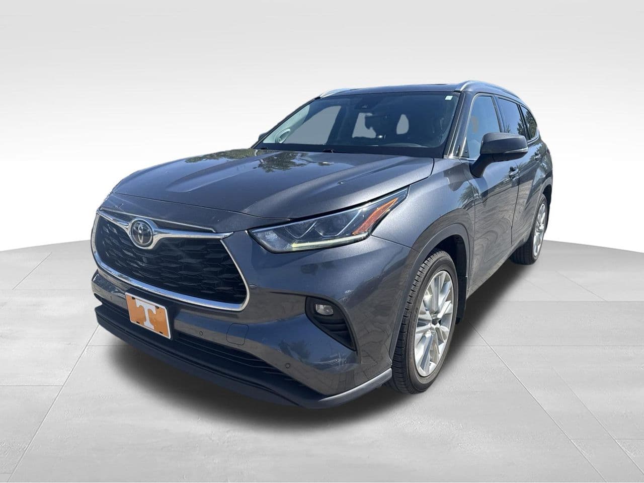 2020 Toyota Highlander Limited — photo 1 of 12