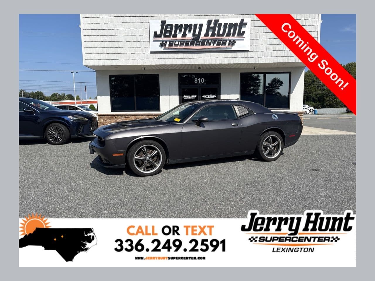 2019 Dodge Challenger SXT — photo 1 of 12