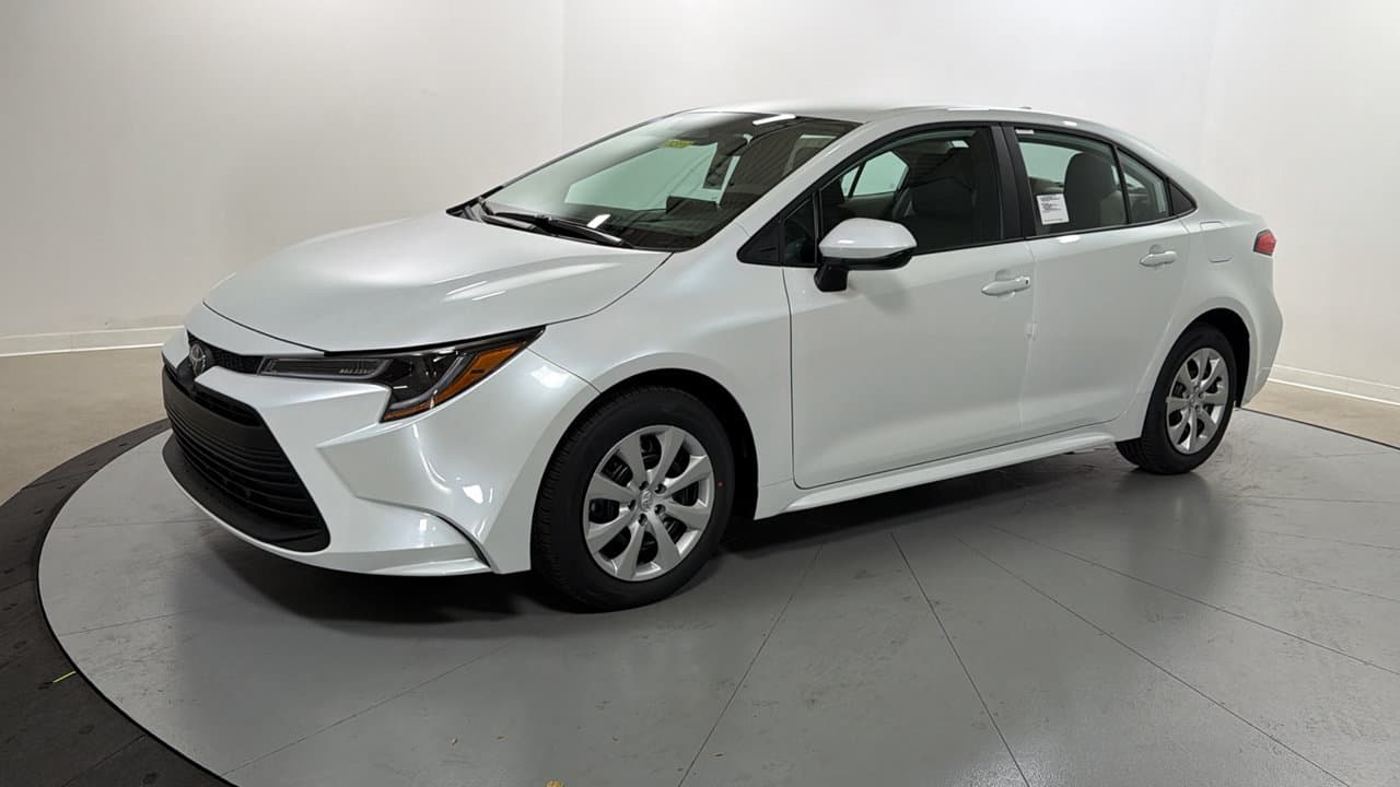 2027 Toyota Corolla LE — photo 1 of 25