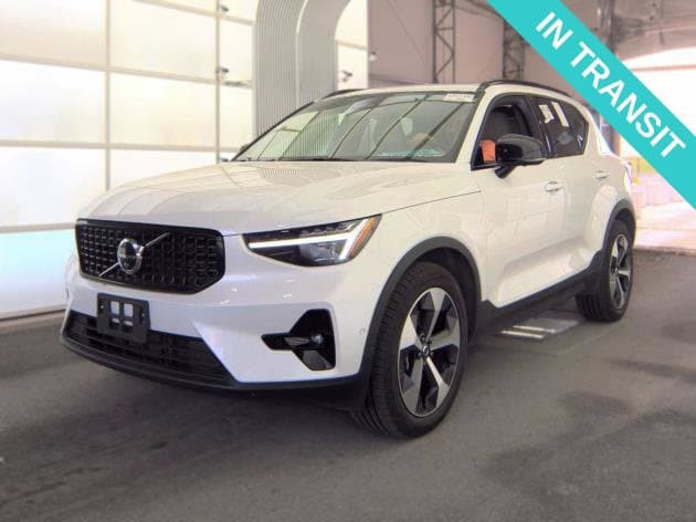 2026 Volvo XC40 Plus — photo 1 of 4