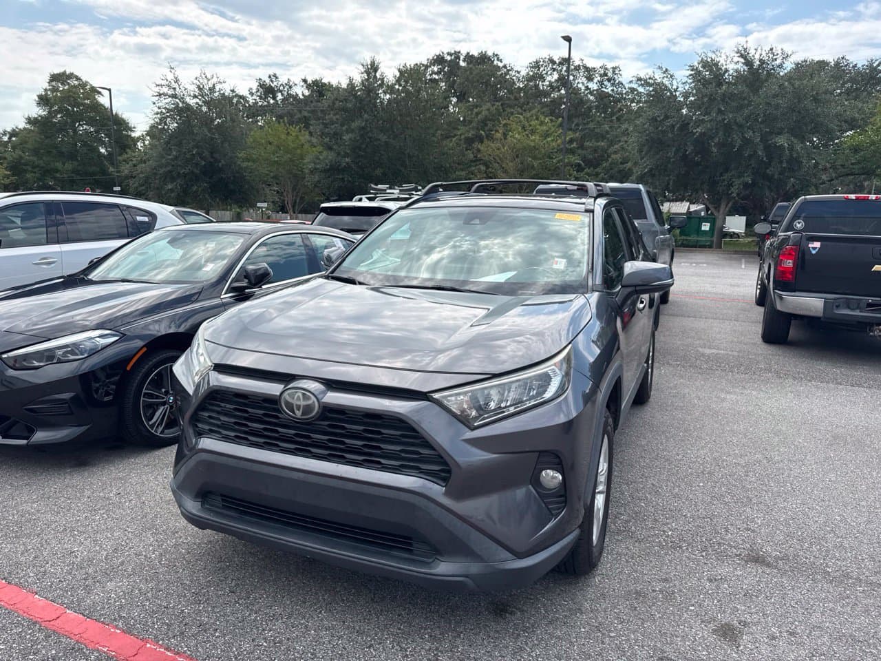 2019 Toyota RAV4 XLE — photo 1 of 7