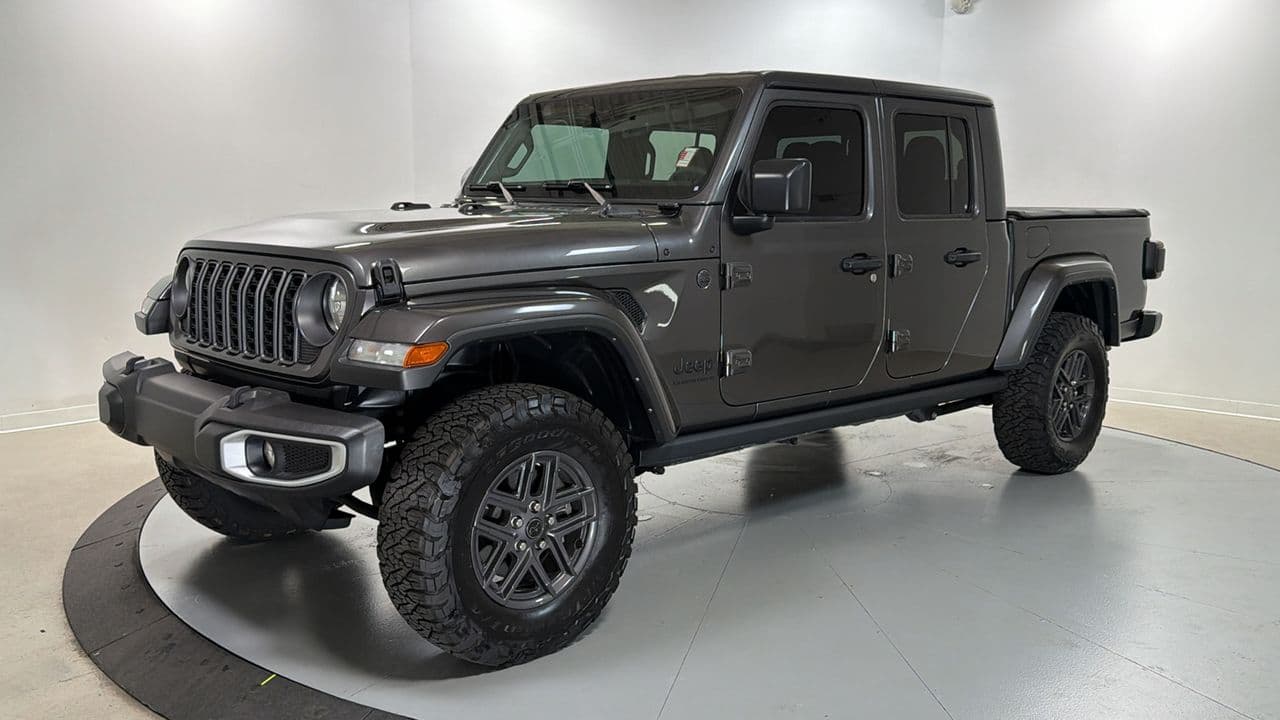 2024 Jeep Gladiator Sport S — photo 1 of 25