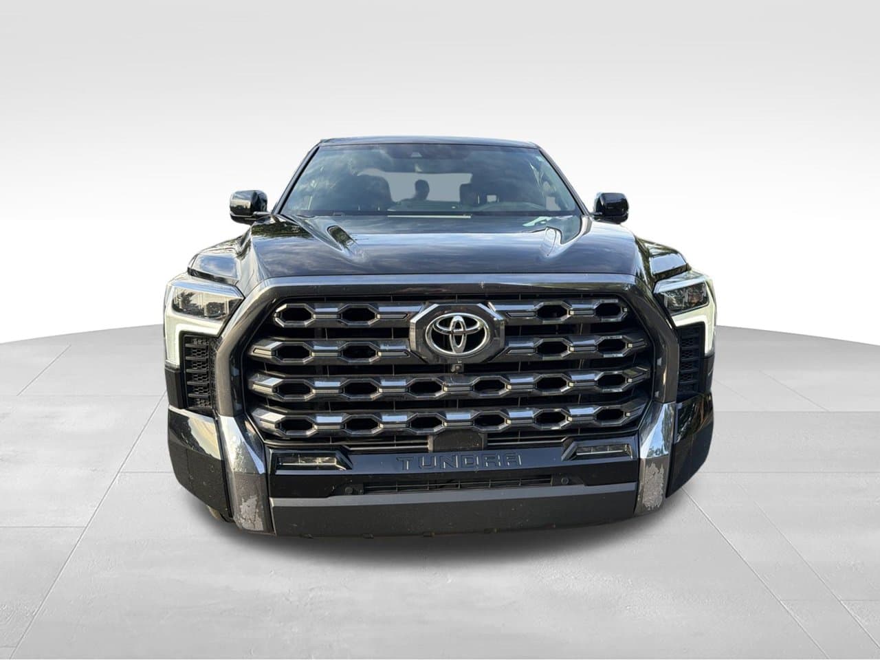 2024 Toyota Tundra 4WD Platinum — photo 1 of 13